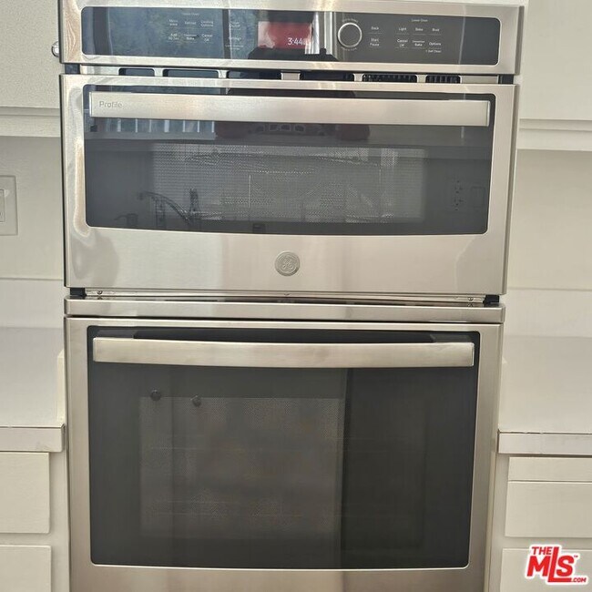 Foto del edificio - 2170 Century Pk E