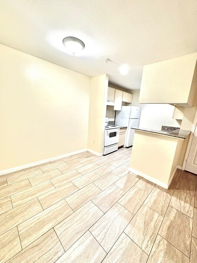 Foto del edificio - 717 Richcrest Dr