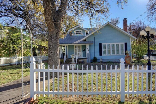 Foto del edificio - 221 W Pearl St