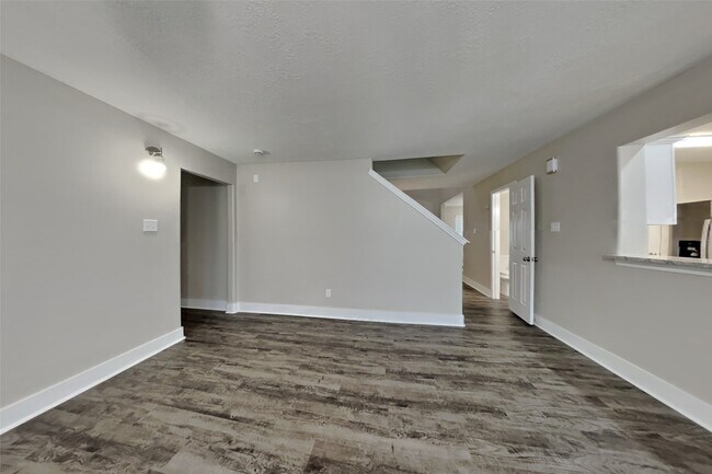 Foto del edificio - 4104 Caneshaw Dr