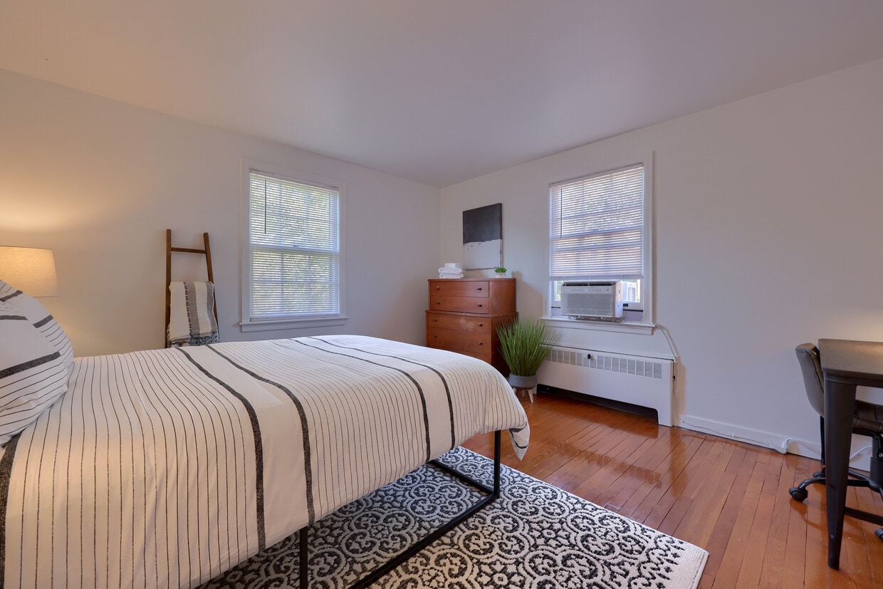 Foto principal - 1042 e orange st