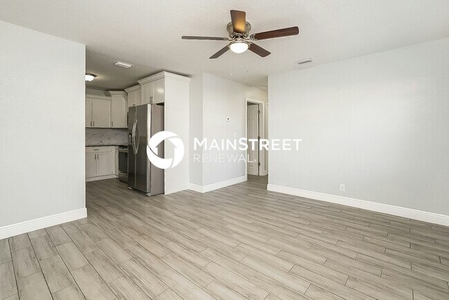 Building Photo - 4 Bedroom Pet-Friendly Home in Largo, FL with Main Street Renewal