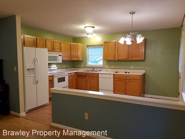 Building Photo - 3 br, 2 bath House - 327 E. Cardinal Glen Dr