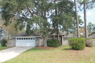 Building Photo - 63 Norwich Cir