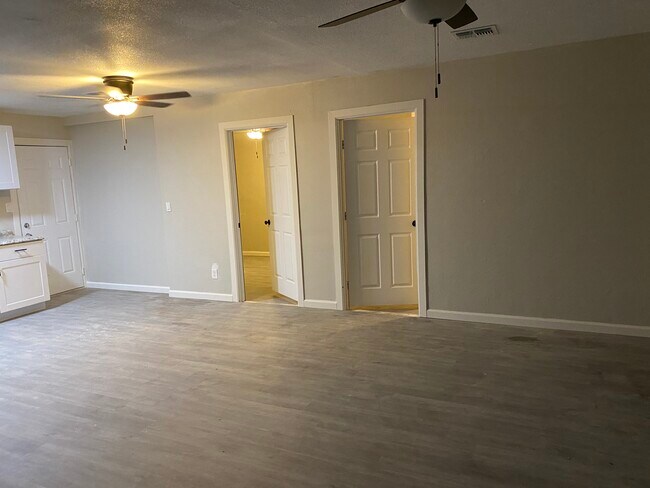 Foto del edificio - 2615 W Morten Ave
