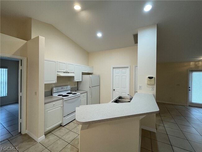 Building Photo - 606 SW 27th Terrace