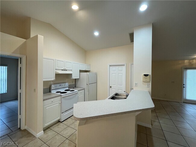 Foto del edificio - 606 SW 27th Terrace