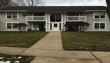 Building Photo - 158 Meadowwood Ln