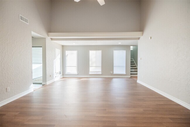 Foto del edificio - 13314 Ravensway Dr