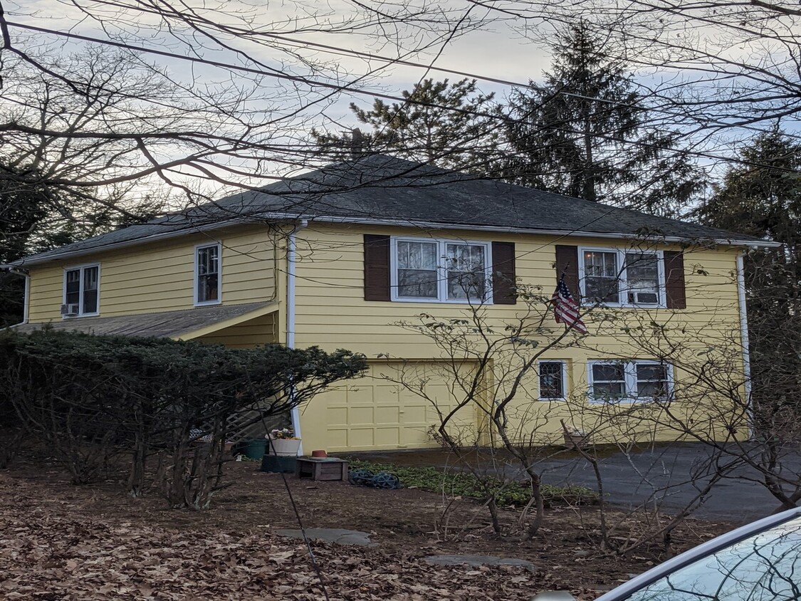 Building Photo - 49 Stemple St.