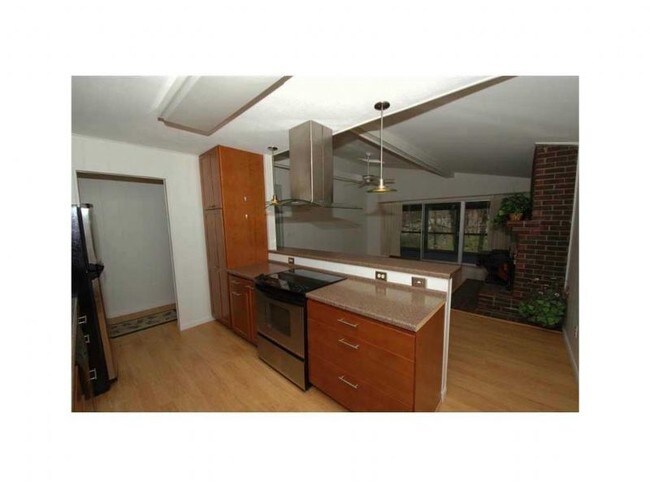 Building Photo - 4 Tenbury Ln