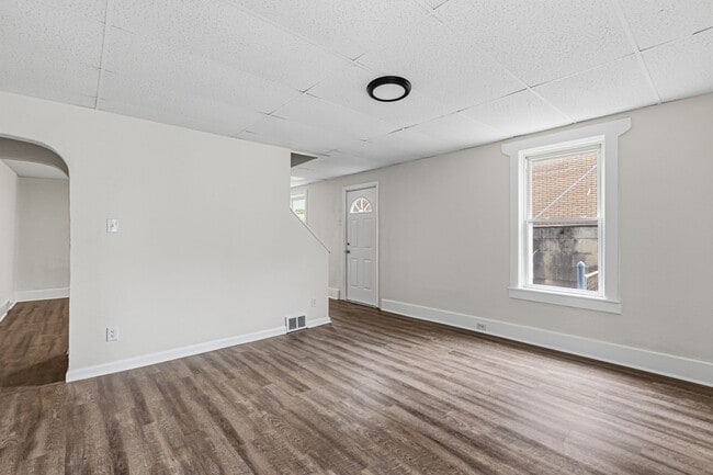 Building Photo - 5206 Lotus Wy