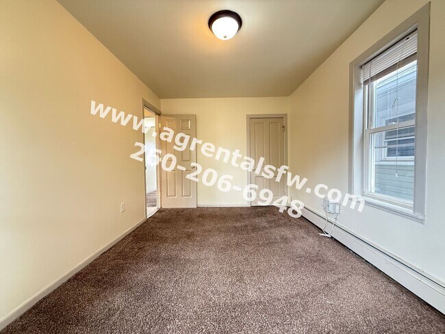 Foto del edificio - 1001 Lincoln Ave
