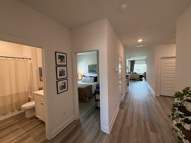 Building Photo - 319 Gray Owl Dr