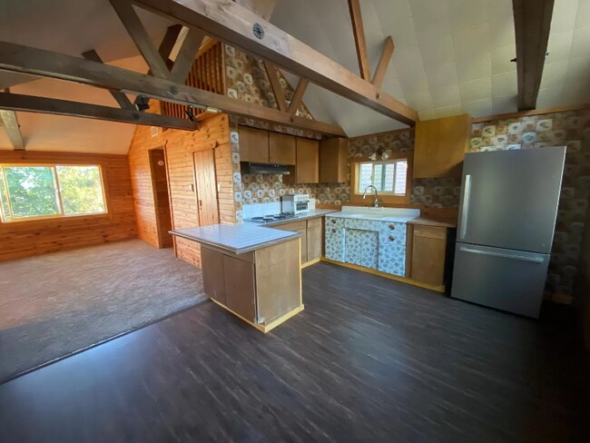 Building Photo - 54374 Valley-View