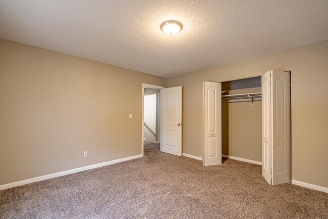 Foto del edificio - 313 Berkley Ct