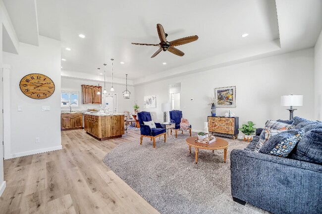 Foto del edificio - 731 Heidi Ter