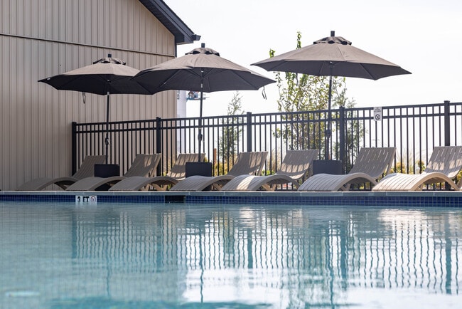 Foto del edificio - Midland Pointe at Lake Norman