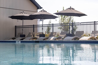 Building Photo - Midland Pointe at Lake Norman