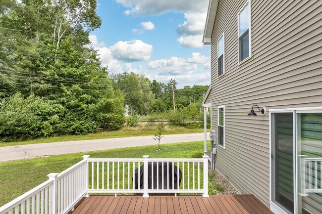 Foto del edificio - 8 Ashuelot Dr