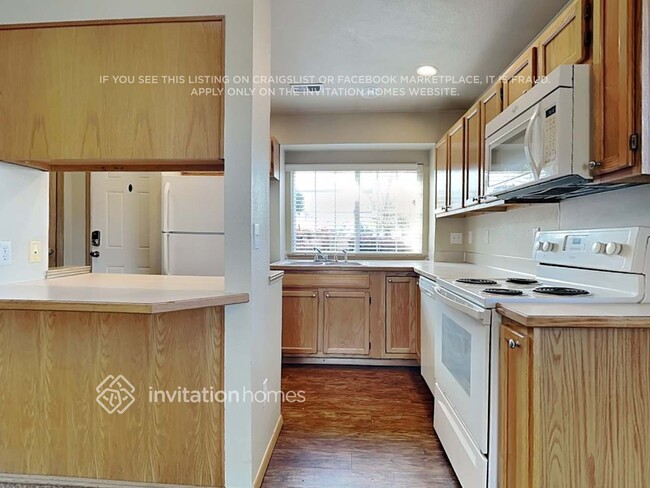 Building Photo - 3913 48th Ave NE