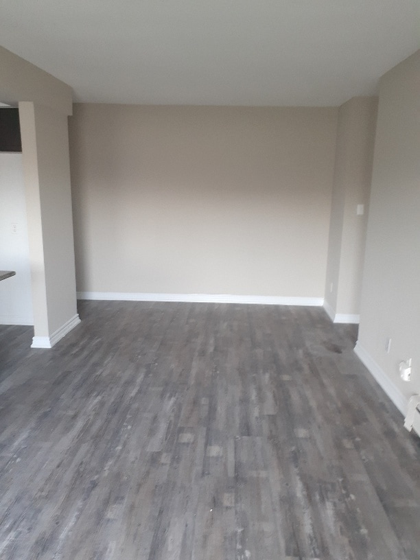 Building Photo - 505 Parkside D