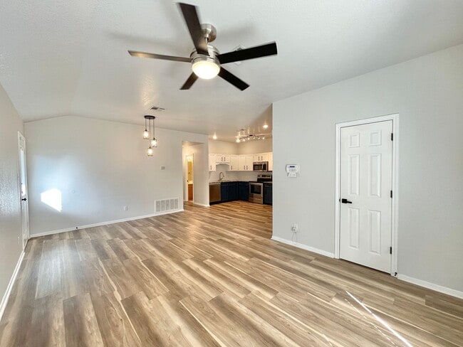 Building Photo - 3705 Woodrow Dr
