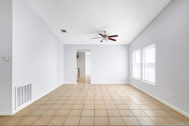 Building Photo - 6947 Sunshine Tree Dr