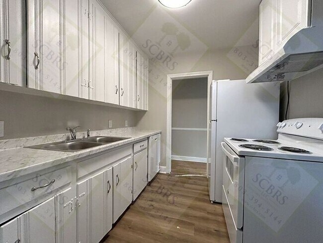 Foto del edificio - Charming 3BR Home in the Forest Acres Area