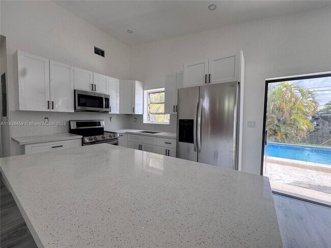 Foto del edificio - 8430 SW 32nd St