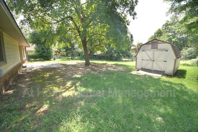 Building Photo - 5716 S Birch Ave