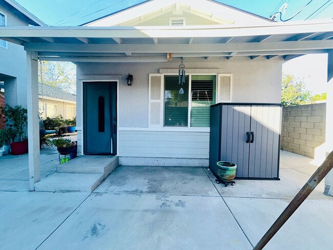 Building Photo - Charming 2 Bed / 2 Bath ADU for Rent – Prime Anaheim Location!