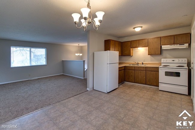 Building Photo - 6 br, 2 bath House - 3016 W May St