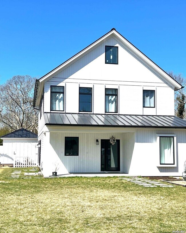 Foto del edificio - 37 Wakeman Rd