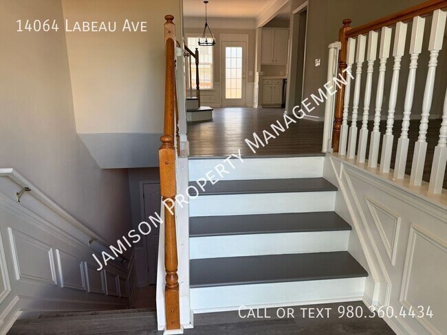 Foto del edificio - 14064 Labeau Ave
