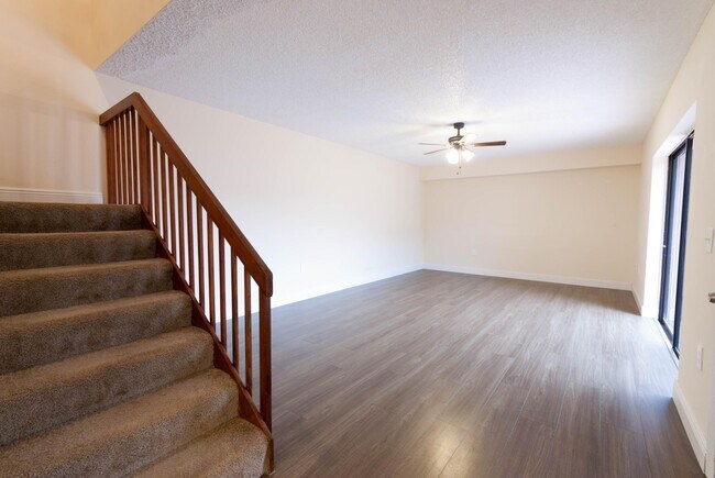 Building Photo - 404 4th Way