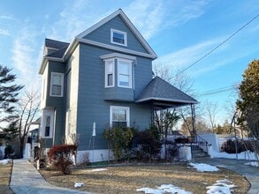 Building Photo - 11 Stone Ave