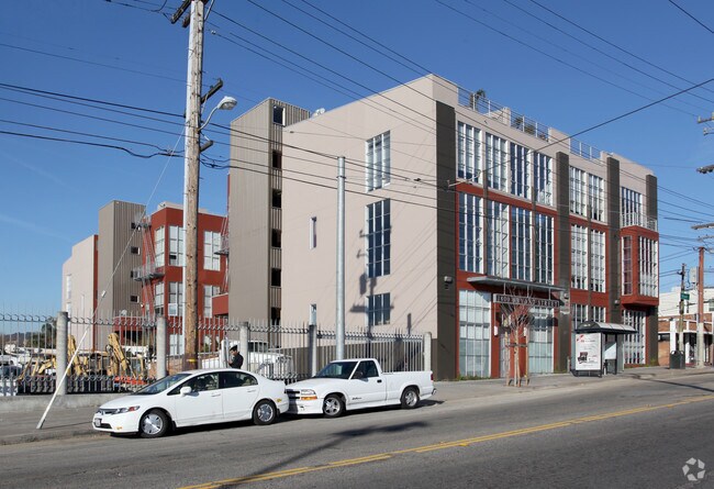 Building Photo - Franklin Square Lofts