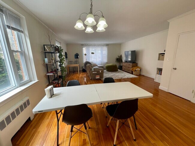 Foto del edificio - 1527 Beacon St
