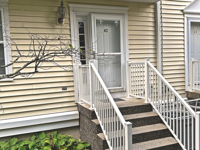 Foto del edificio - 629 Danbury Rd