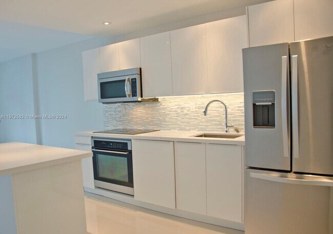 Foto del edificio - 2301 Collins Ave