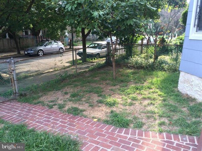 Foto del edificio - 408 Calvin Ave