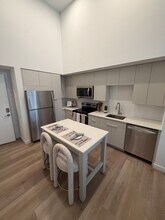 Building Photo - 406 N 20th Ave