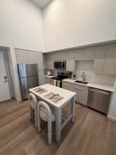 Building Photo - 406 N 20th Ave