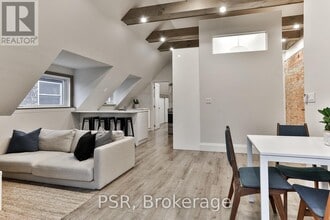 Building Photo - 264 Dovercourt Rd