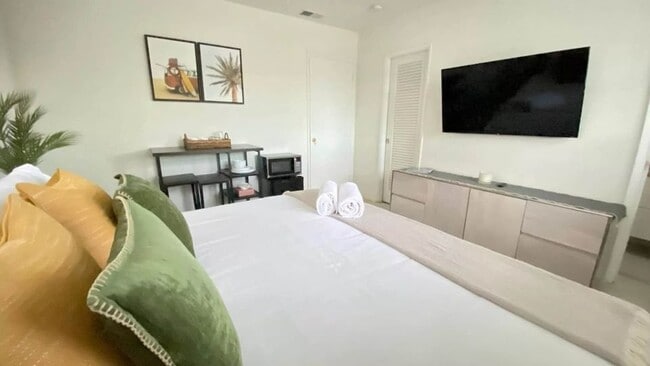 Foto del edificio - 1521 NE 51st St