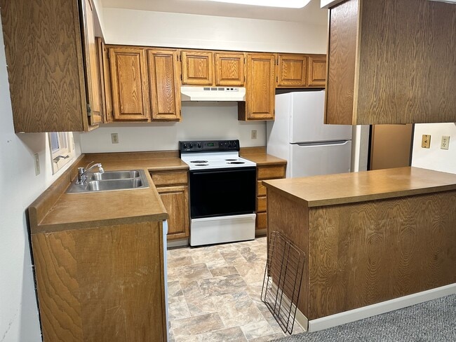 Kitchen - 1124 Orca St