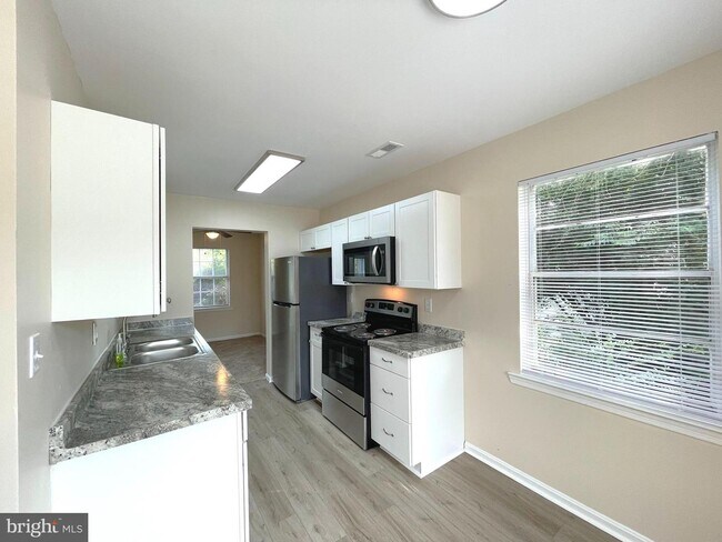 Foto del edificio - 22023 Valley Estates Dr