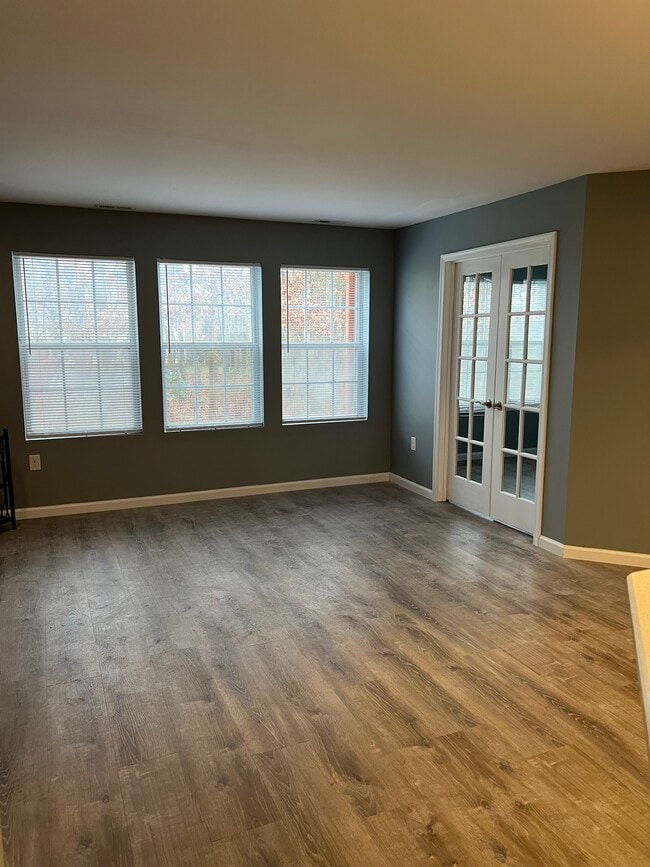 Building Photo - 26 Trotters Ln