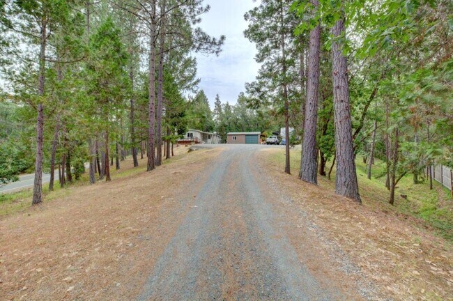 Foto del edificio - 1833 Saratoga Way